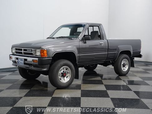 Used 1987 Toyota Pickup 4x4 Regular Cab image 6