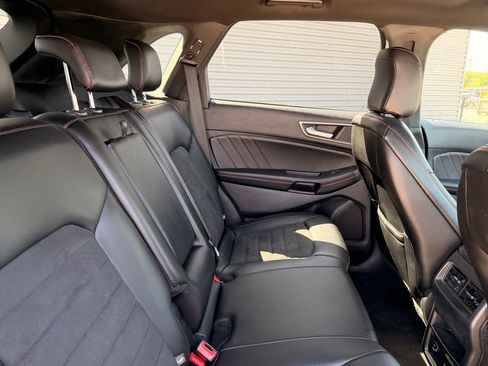 Used 2021 Ford Edge ST-Line FWD image 10