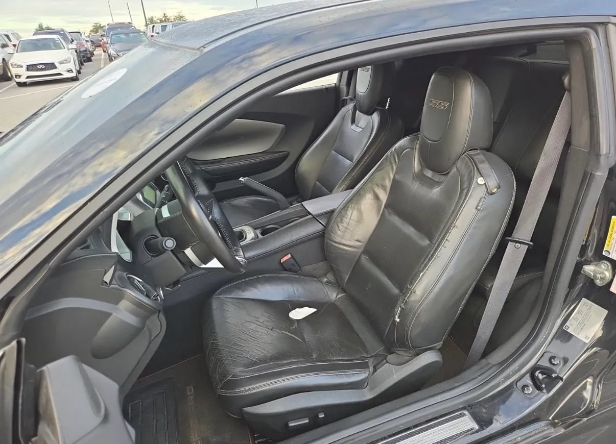 Used 2011 Chevrolet Camaro SS RWD image 8