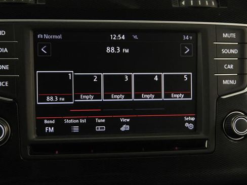 Used 2017 Volkswagen GTI SE image 10