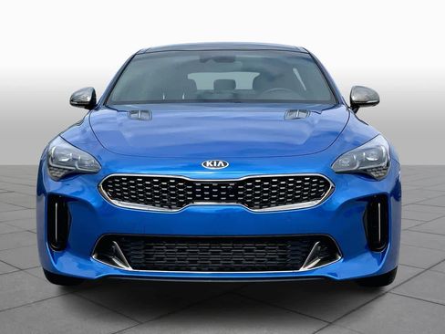 Used 2019 Kia Stinger GT2 image 2