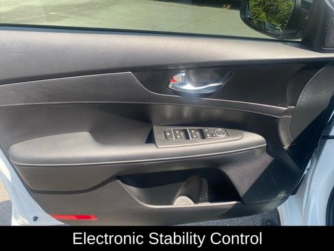 Used 2024 Kia Forte GT-Line w/ GT-Line Premium Package FWD image 13
