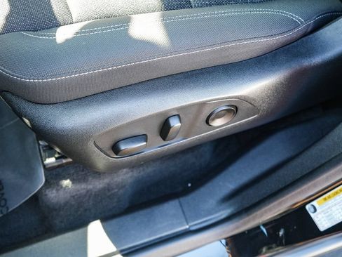 Used 2025 Chevrolet Traverse LT w/ Driver Confidence Package FWD image 20