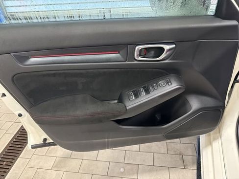 Used 2024 Honda Civic Type R image 10