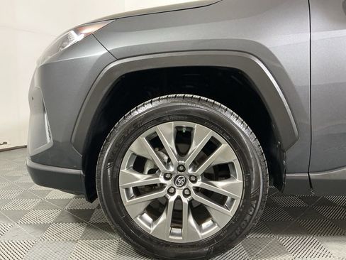 Used 2019 Toyota RAV4 Limited image 8