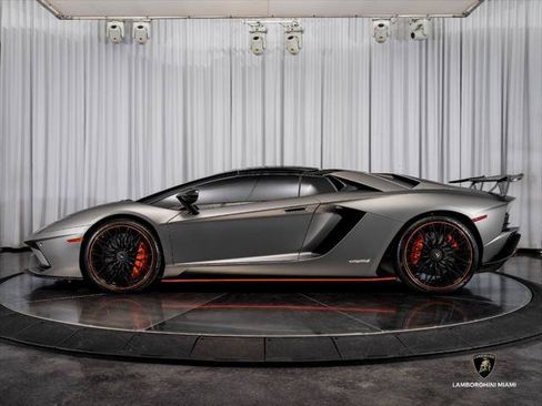 Used 2019 Lamborghini Aventador S AWD/4WD image 12