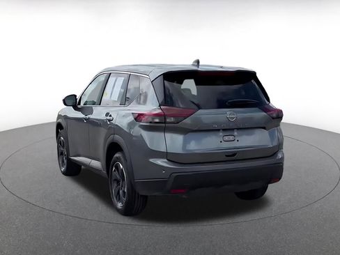 Used 2025 Nissan Rogue SV image 9