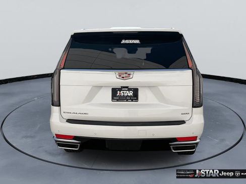 Used 2024 Cadillac Escalade Premium Luxury w/ LPO, Floor Liner Package AWD/4WD image 4