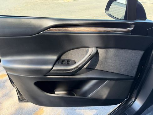 Used 2023 Tesla Model X AWD/4WD image 18