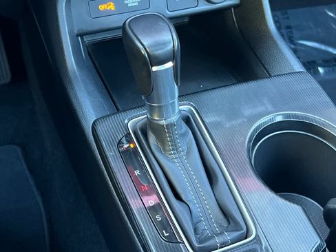 Used 2022 Honda Civic EX image 21