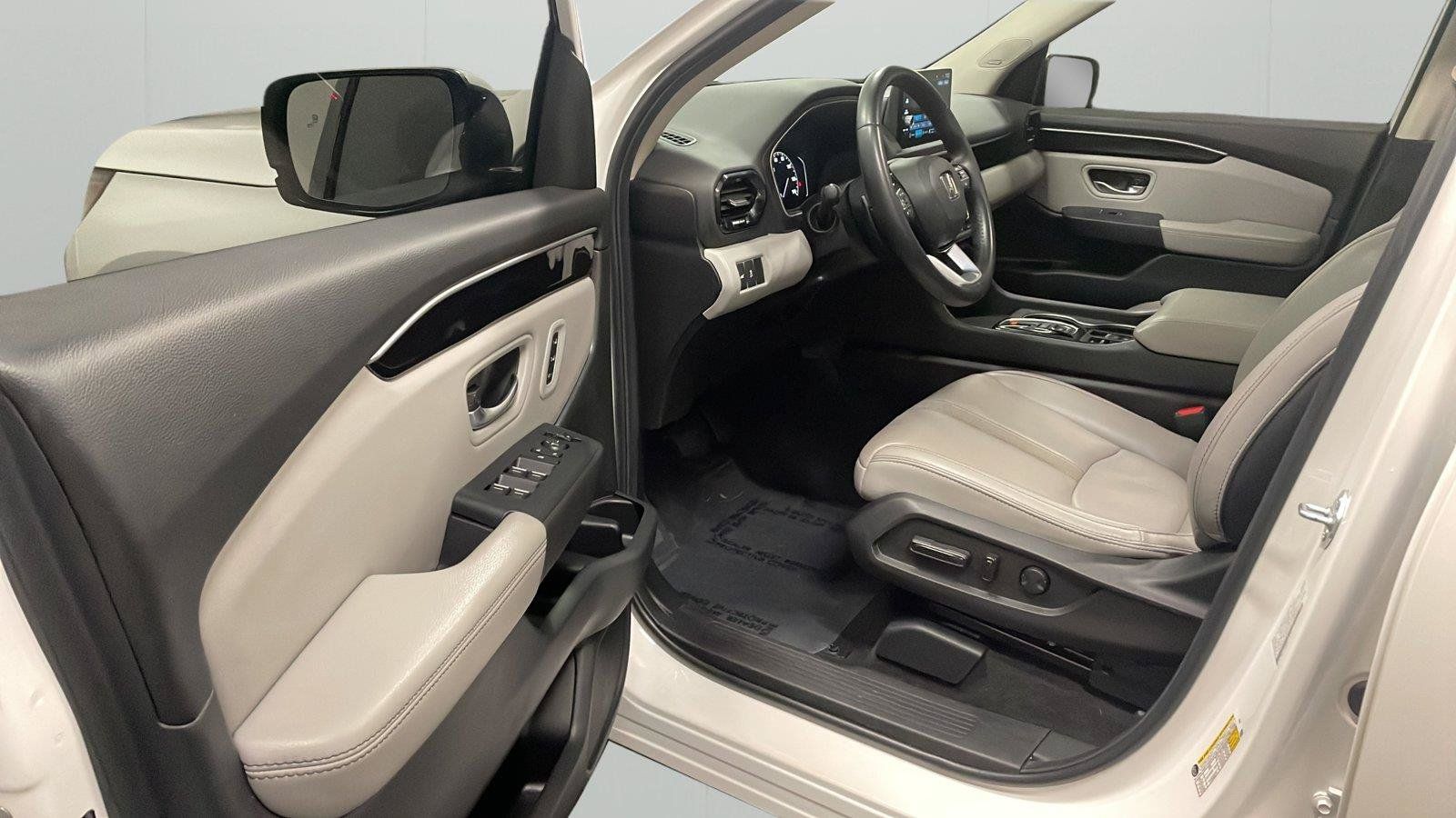Used 2025 Honda Pilot Touring image 23
