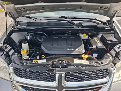 Used 2017 Dodge Grand Caravan SE w/ Power Window Group FWD image 24