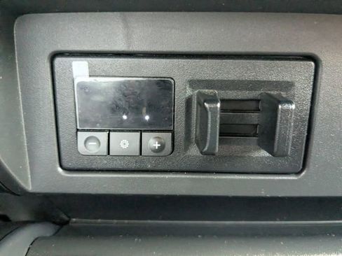 Used 2021 Nissan Titan PRO-4X w/ Pro-4x Convenience Package AWD/4WD image 22