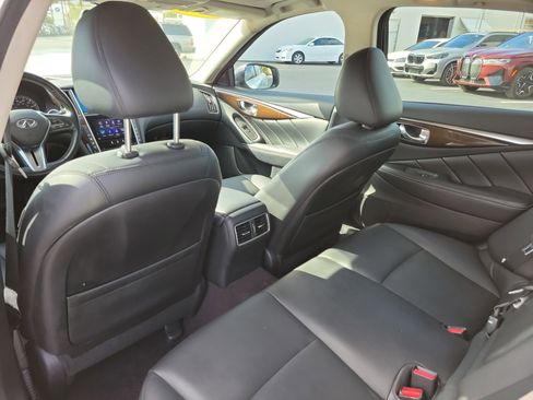 Used 2019 INFINITI Q50 Luxe w/ Essential Package (3.0T Luxe) image 10