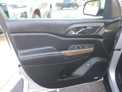 Used 2018 GMC Acadia SLE image 6