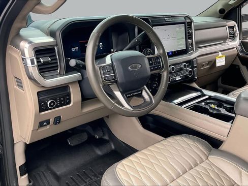 Used 2025 Ford F250 Platinum w/ Platinum Plus Package AWD/4WD image 18