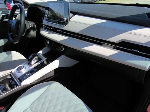 Used 2024 Mitsubishi Outlander SEL FWD image 12