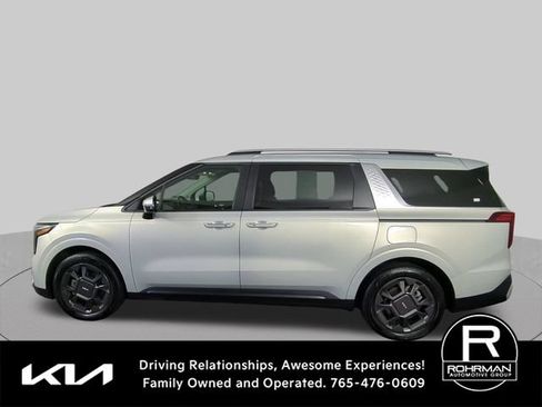 Used 2025 Kia Carnival EX FWD image 6