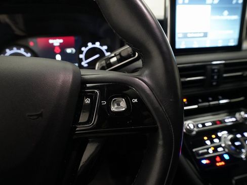 Used 2022 Lincoln Corsair AWD w/ Premium Package image 19