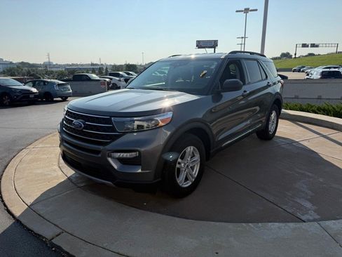 Used 2024 Ford Explorer XLT w/ Equipment Group 202A AWD/4WD image 11