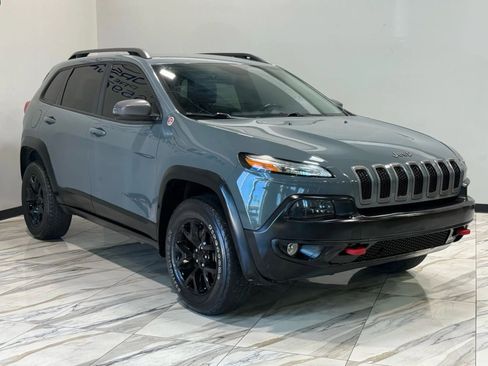 Used 2015 Jeep Cherokee Trailhawk w/ Comfort/Convenience Group image 4
