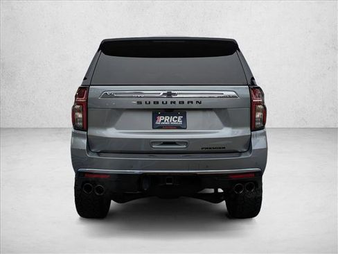 Used 2024 Chevrolet Suburban Premier image 6