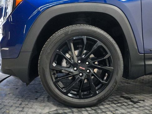 Used 2023 GMC Terrain SLE w/ Driver Convenience Package AWD/4WD image 9
