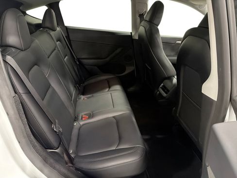 Certified 2023 Tesla Model Y Long Range AWD/4WD image 11