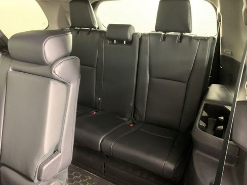 Used 2024 Toyota Grand Highlander AWD Hybrid image 34