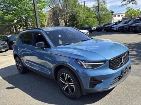 Used 2024 Volvo XC40 B5 Core AWD/4WD image 18