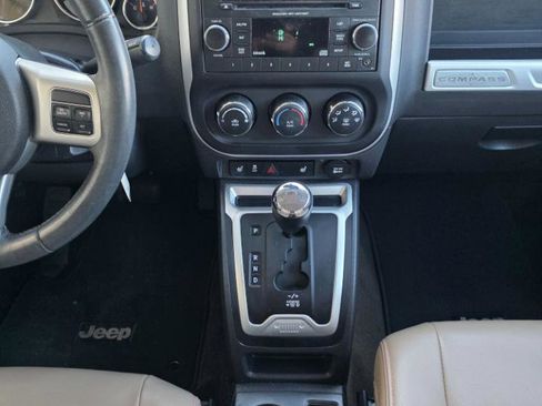 Used 2017 Jeep Compass Latitude image 15