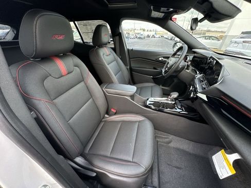 New 2026 Chevrolet Trax RS w/ Sunroof Package FWD image 25