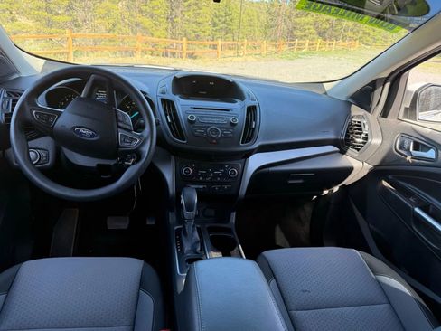 Used 2018 Ford Escape SE image 6