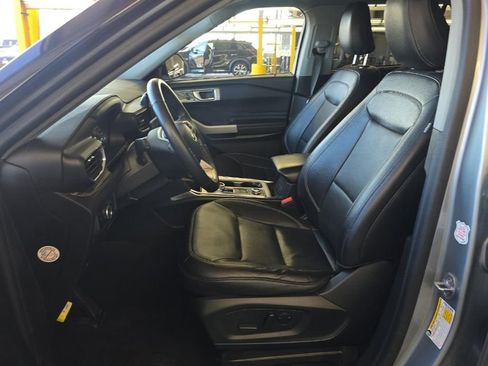 Used 2024 Ford Explorer Limited image 35