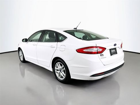 Used 2015 Ford Fusion SE FWD image 10