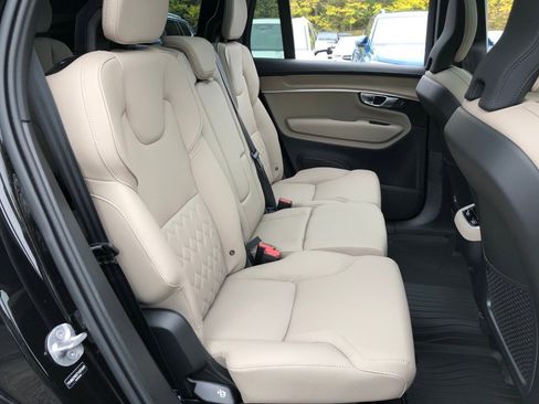 New 2026 Volvo XC90 B6 Plus w/ Protection Package Premier image 36