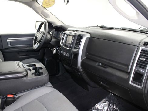 Used 2024 RAM 1500 Classic SLT image 28