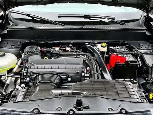 Used 2025 Ford Maverick Lobo AWD/4WD image 32