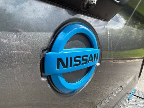 Used 2017 Nissan Titan 4x4 Crew Cab image 9