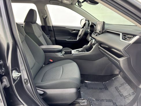 Used 2022 Toyota RAV4 XLE image 14