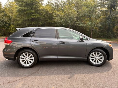 Used 2011 Toyota Venza AWD image 8