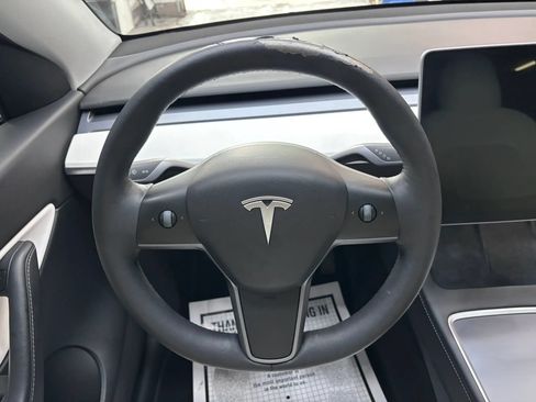 Used 2022 Tesla Model Y Long Range AWD/4WD image 12