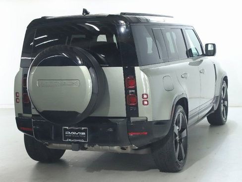 Used 2025 Land Rover Defender 110 X-Dynamic SE AWD/4WD image 9