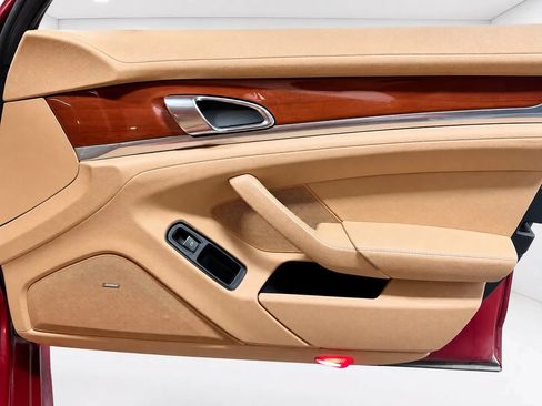 Used 2010 Porsche Panamera S RWD image 27