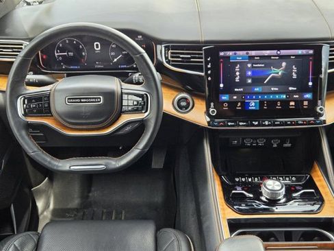 Used 2022 Jeep Grand Wagoneer Series III w/ Rear Seat Video Group 1 AWD/4WD image 30
