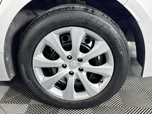 Used 2023 Toyota Corolla LE image 35
