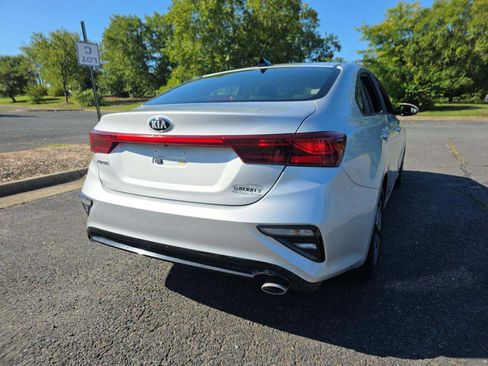 Used 2021 Kia Forte LXS FWD image 2