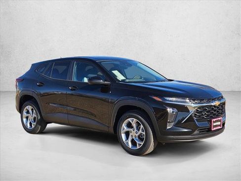 New 2026 Chevrolet Trax LS w/ LS Convenience Package FWD image 7