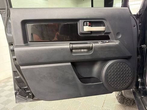 Used 2009 Toyota FJ Cruiser 2WD image 13