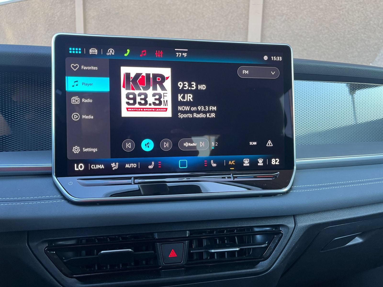 Used 2026 Volkswagen Tiguan SE AWD/4WD image 19